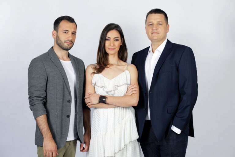 S-a confirmat! Costi Mocanu, Daniel Nițoiu și Raluca Aprodu vor prezenta show-ul „Ninja Warrior”!