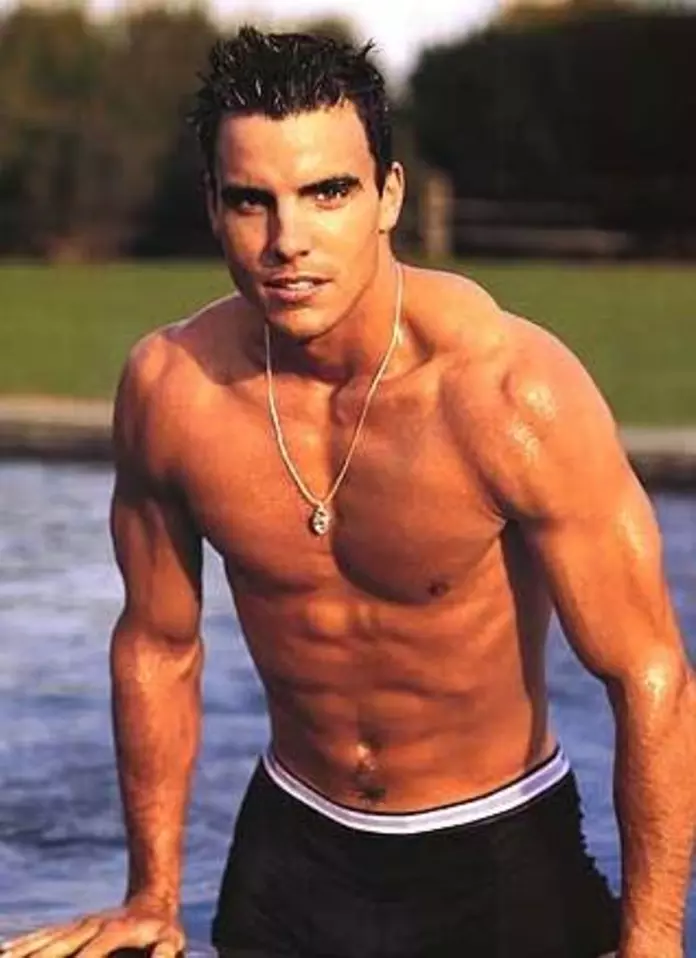 colin-egglesfield-shirtles